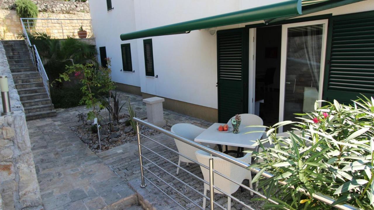 Apartments Adria Malinska Eksteriør billede