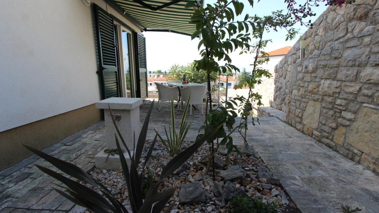 Apartments Adria Malinska Eksteriør billede